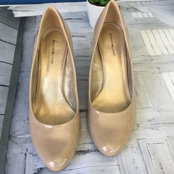 Bandolino Beige Flexible Patent Leather Pumps Round Toe Women Heel Size 10 M - Picture 2 of 6